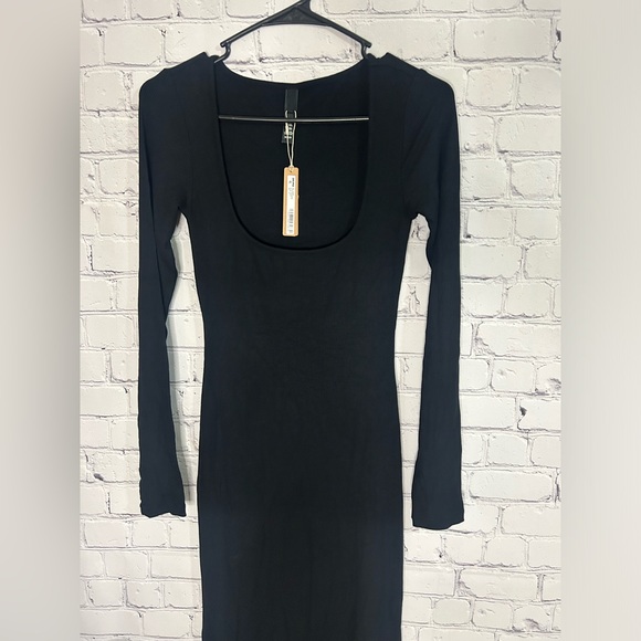 NWT SKIMS Soft Lounge Long Sleeve Ribbed Dress Onyx Size M - Picture 5 of 8